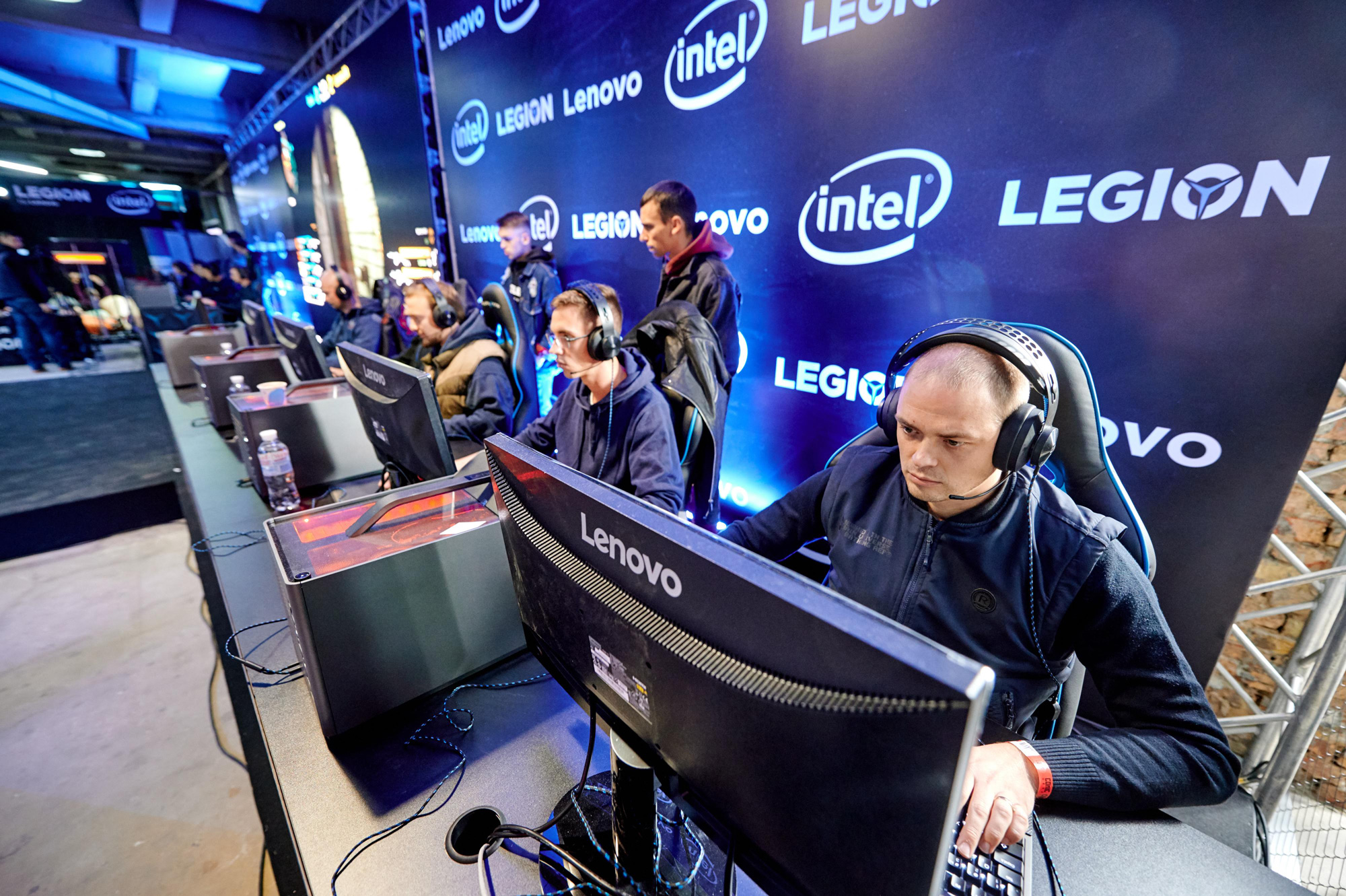 Batle_Lenovo_UA