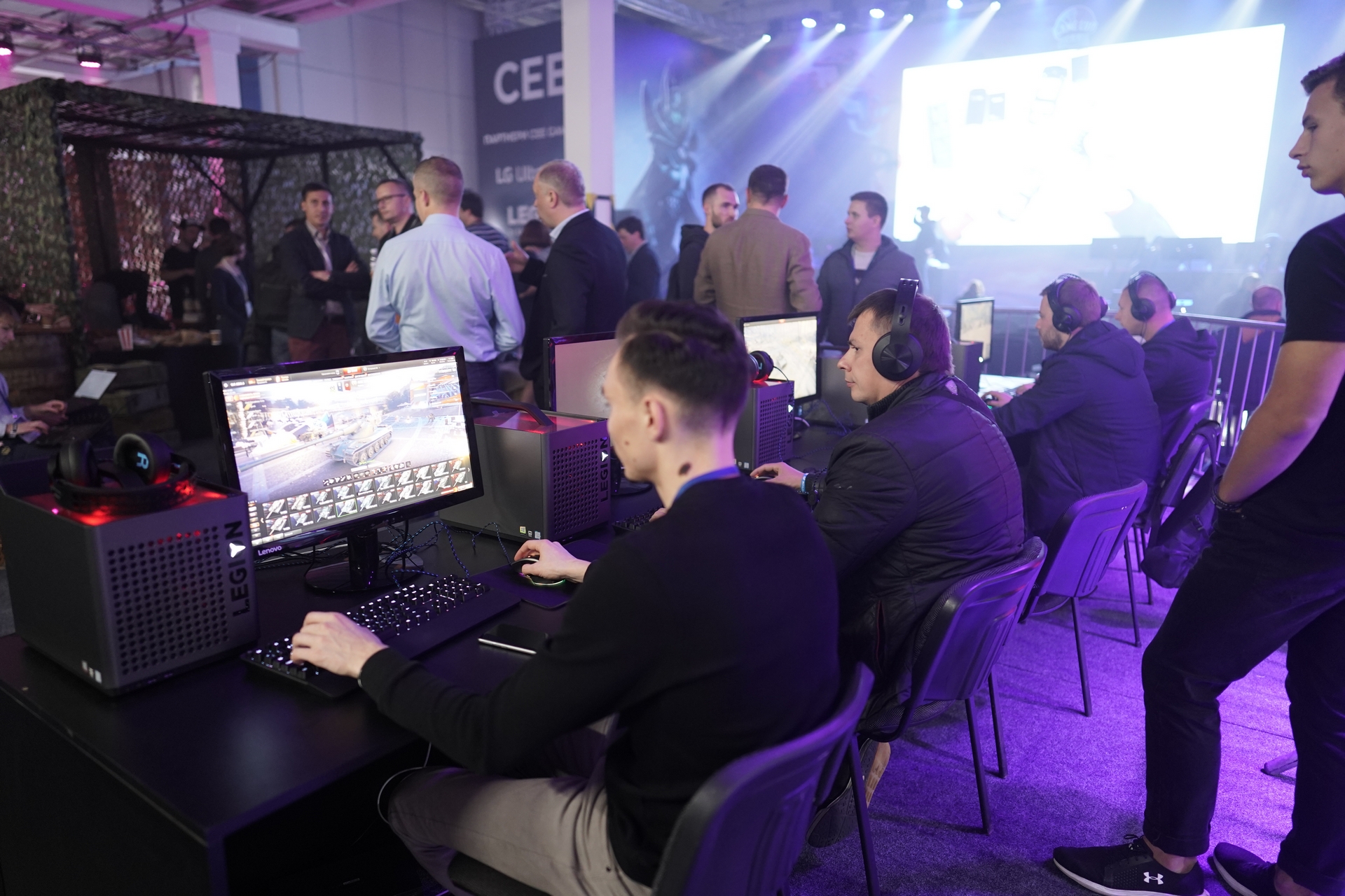 Lenovo_lot_of_Tanks