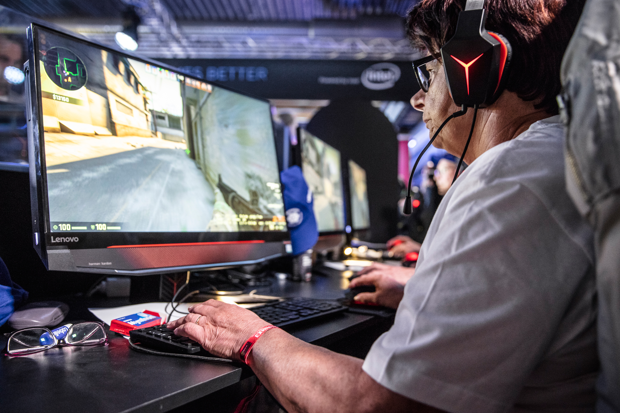 Silver_sniper_Lenovo_Monitor