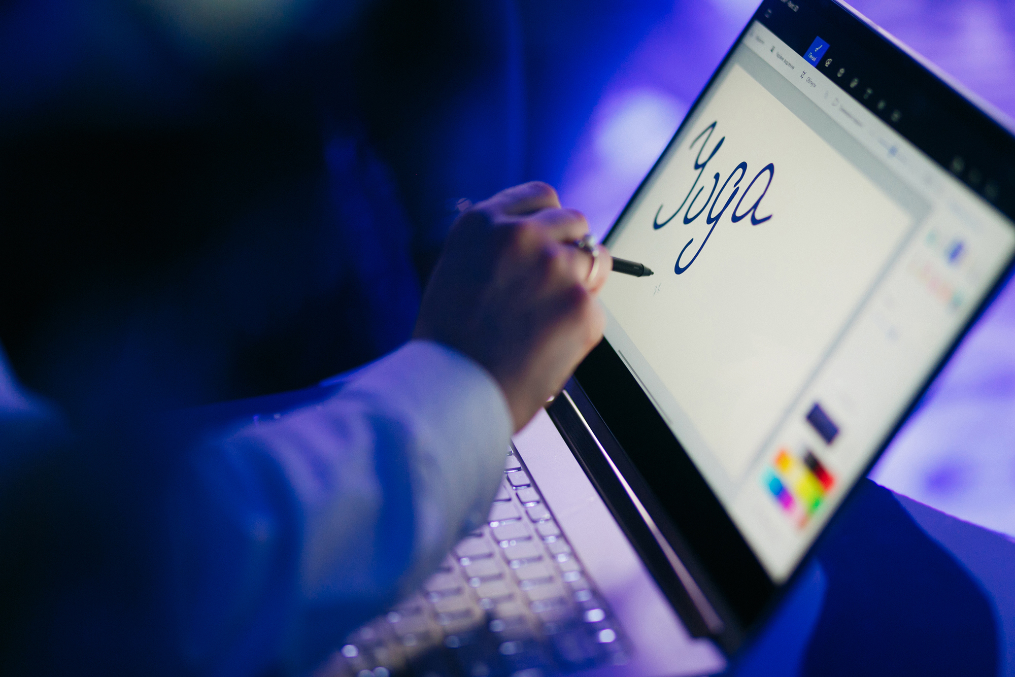 Lenovo_YOGA_C930_Write