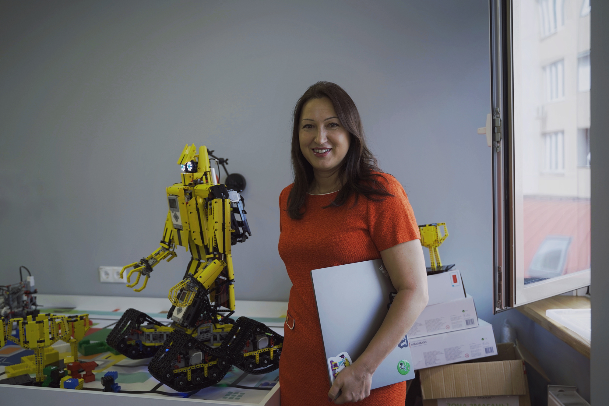 Oksana_Stoetskay_Lego_ThinPad_Robot