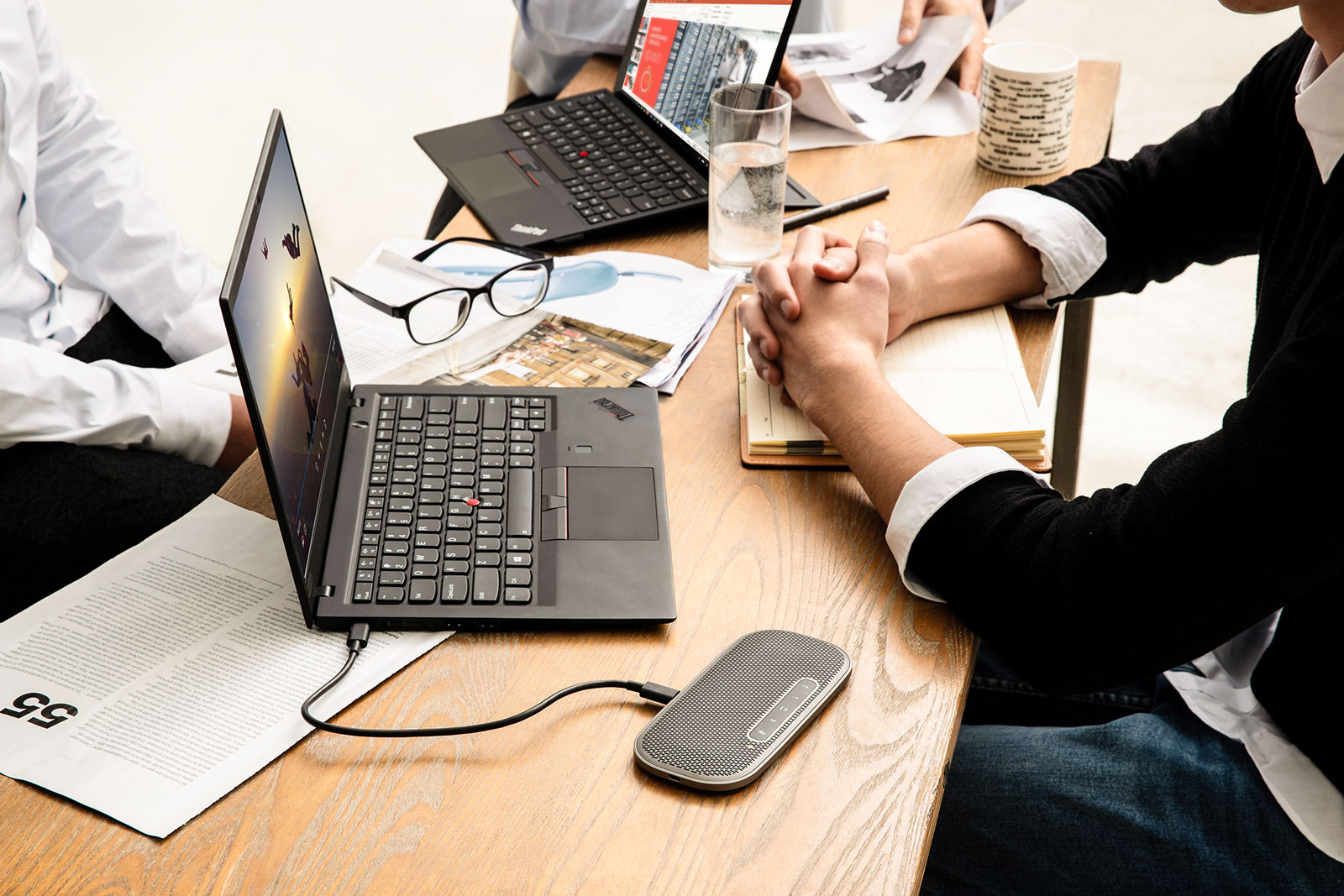 Lenovo-700-Ultrathin-Bluetooth-Speaker