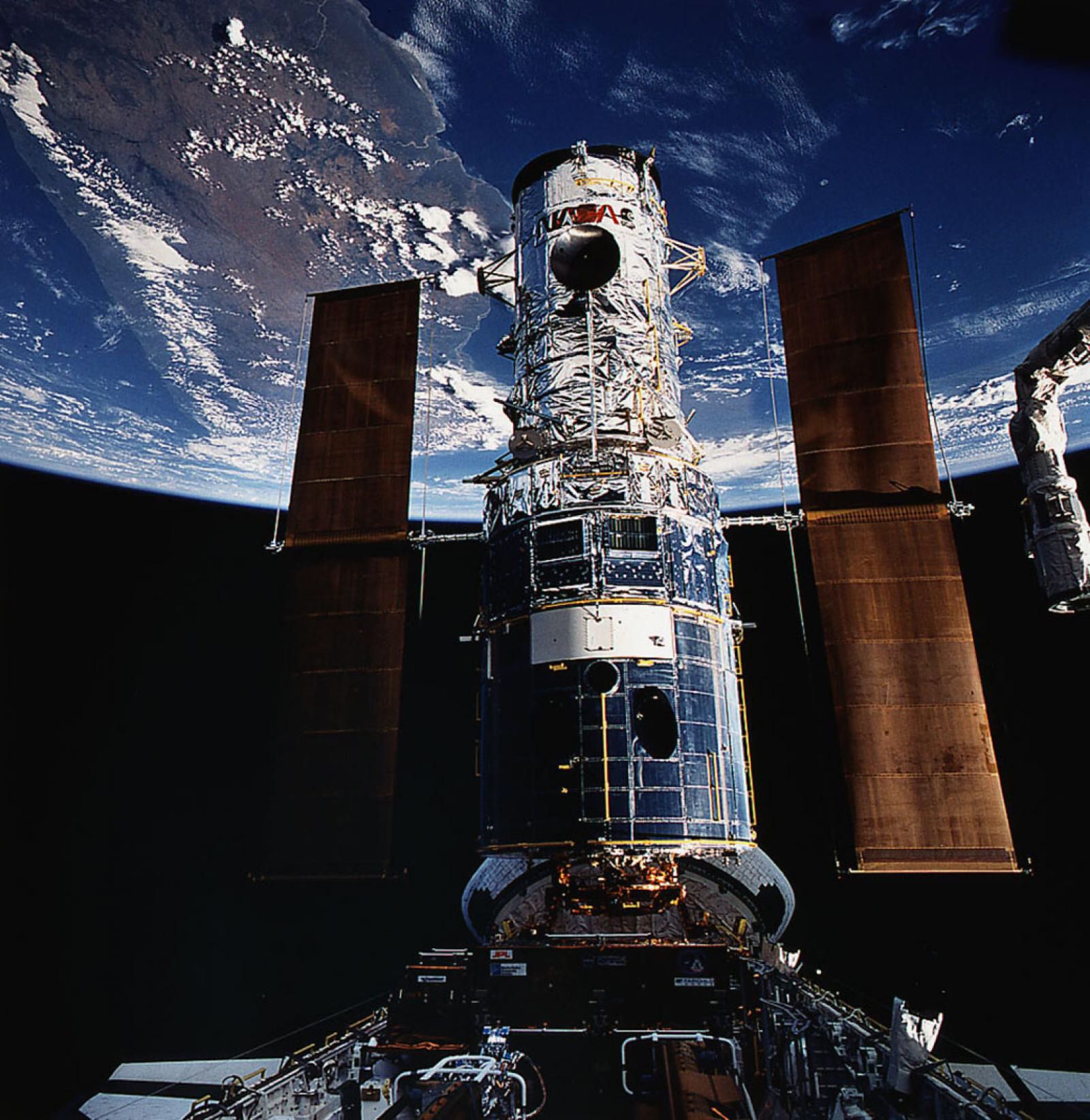 first_hubble_servicing_mission