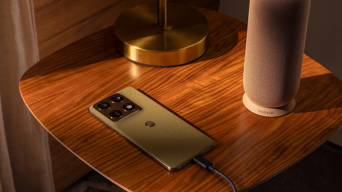 Motorola Signature Martini Olive