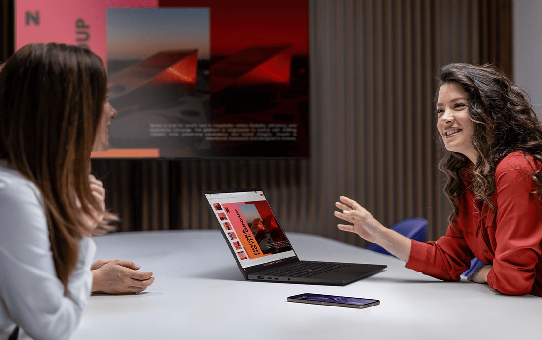 Новинки во внедрении ИИ для бизнеса: модульные устройства и корпоративные платформы от Lenovo