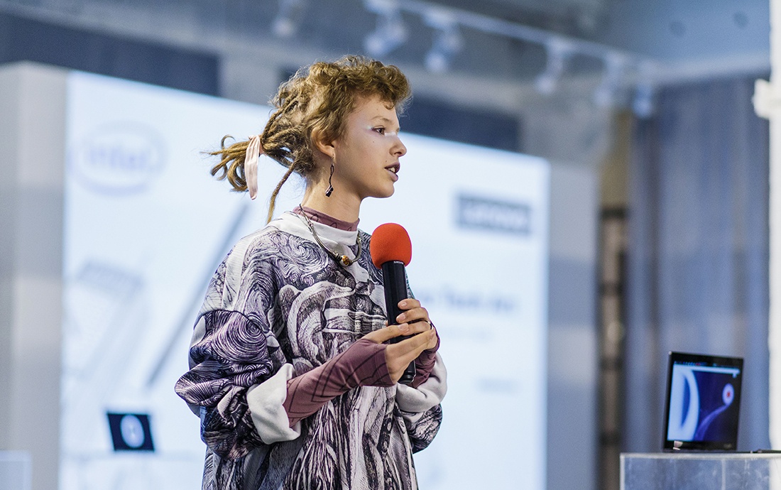 Маша Зволінська: «YOGA Book — чим більше я про нього дізнавалася, тим більше дивували можливості»